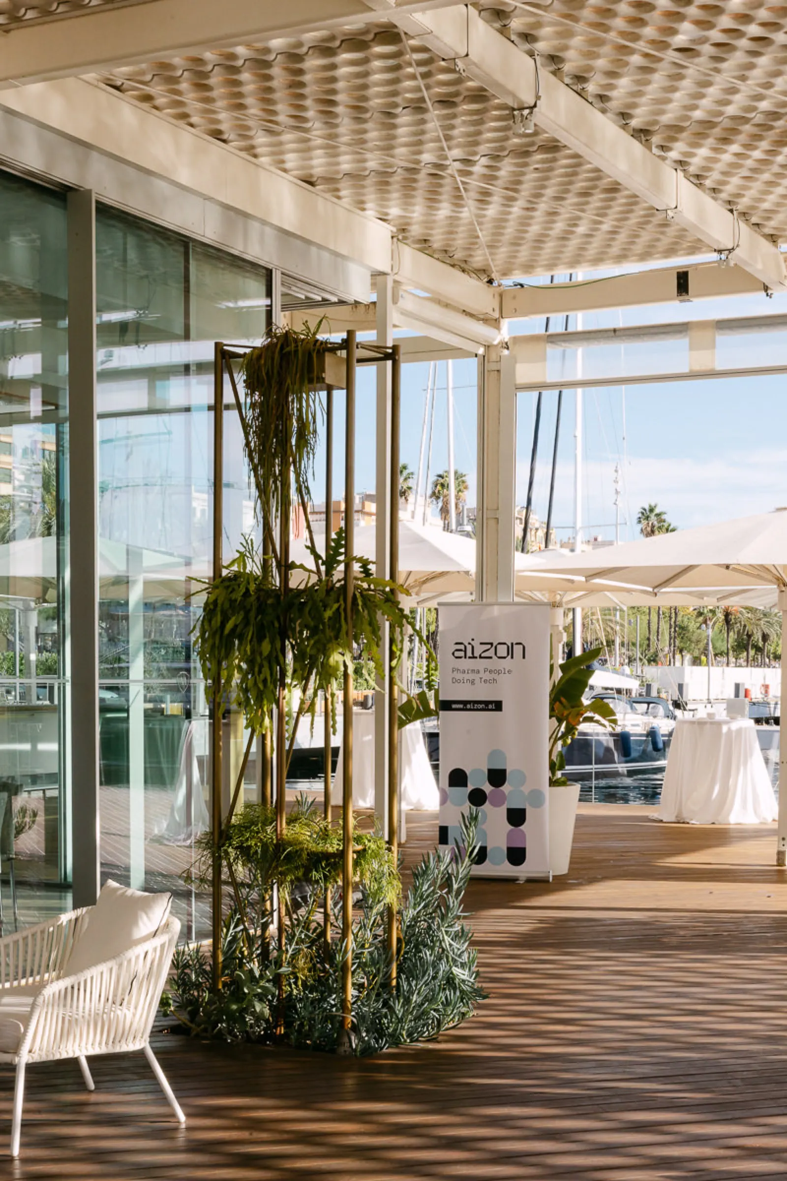 Aizon — Cena de empresa en el Port Vell, Marina Port Vell, Barcelona. Fotografía de Noomadik.