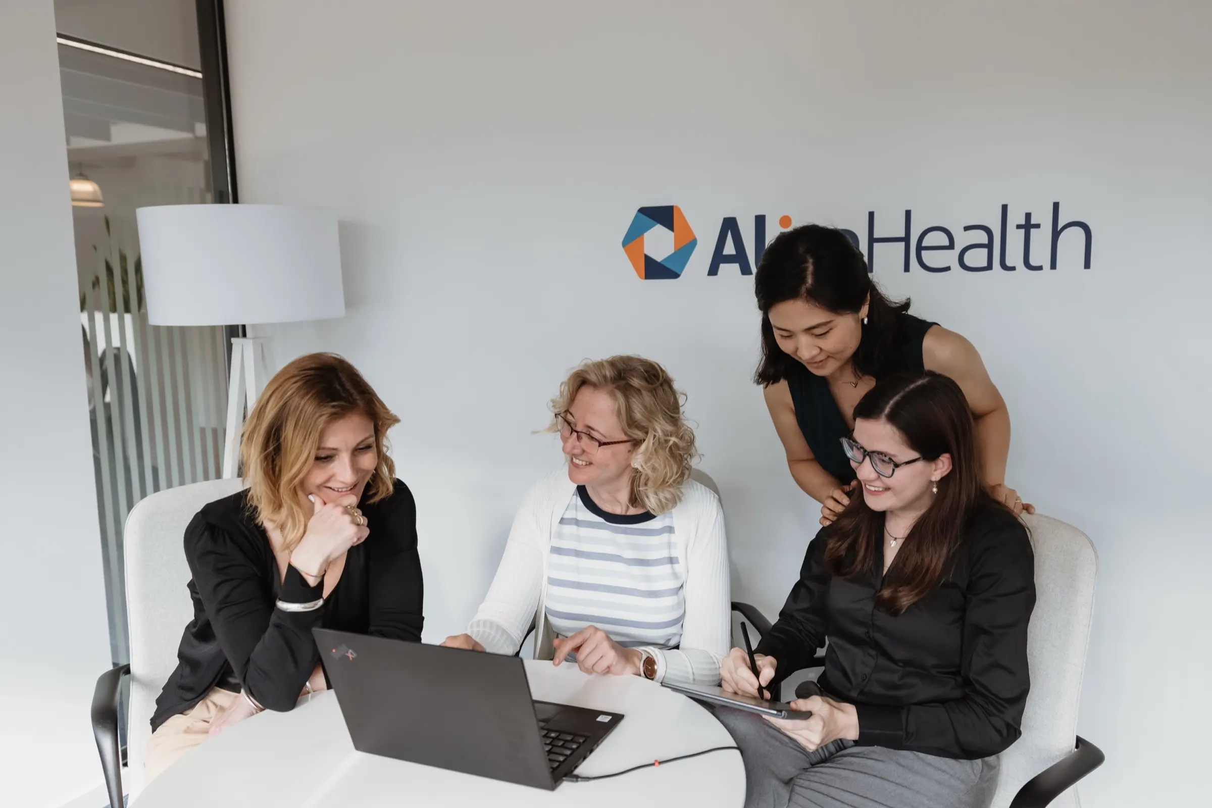 Alira Health — Oficinas, equipo y retratos, Barcelona. Fotografía de Noomadik.