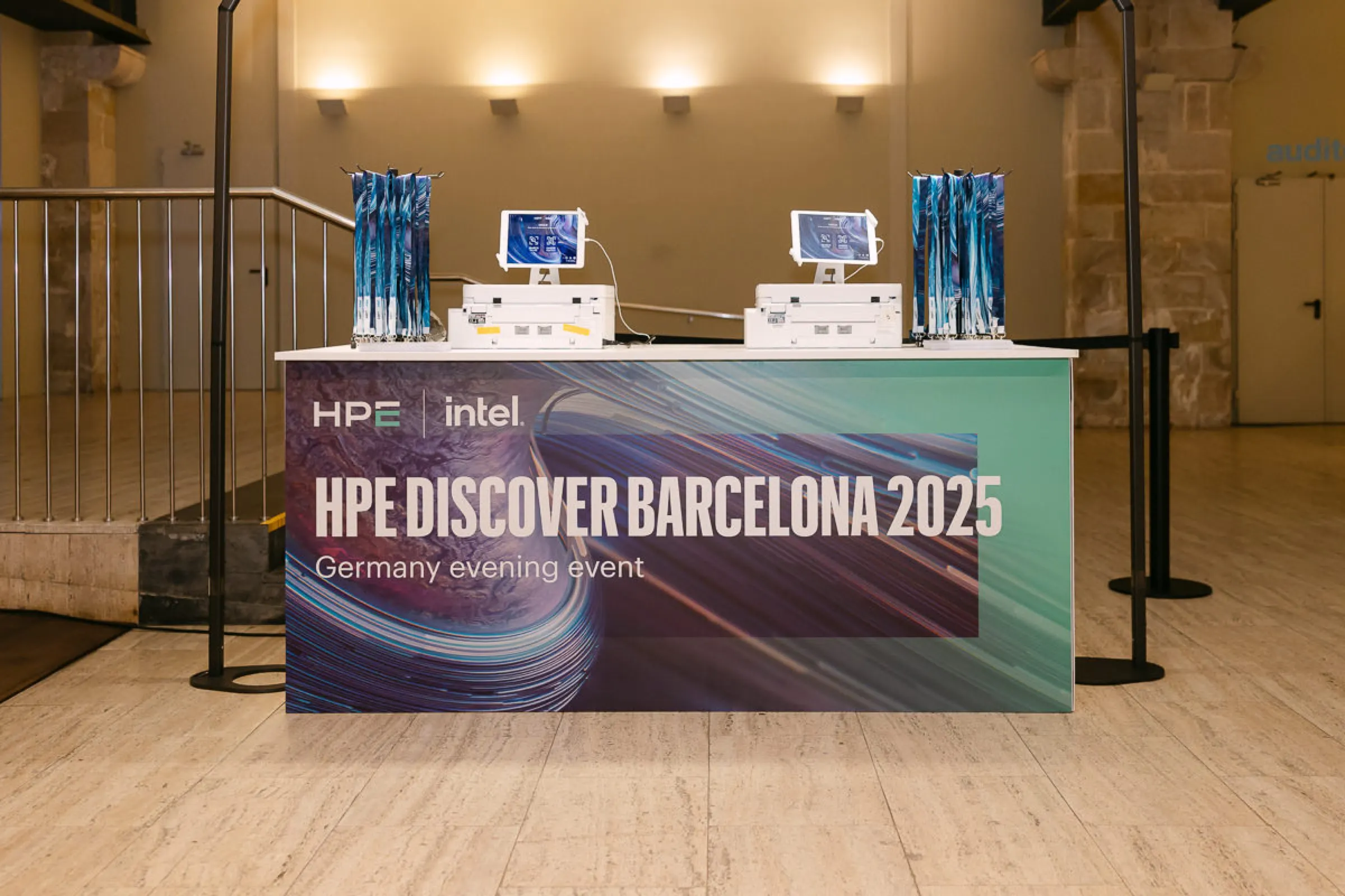 HPE × Intel — Evento de clientes en HPE Discover Barcelona 2025, Museu Marítim, Barcelona. Fotografía de Noomadik.