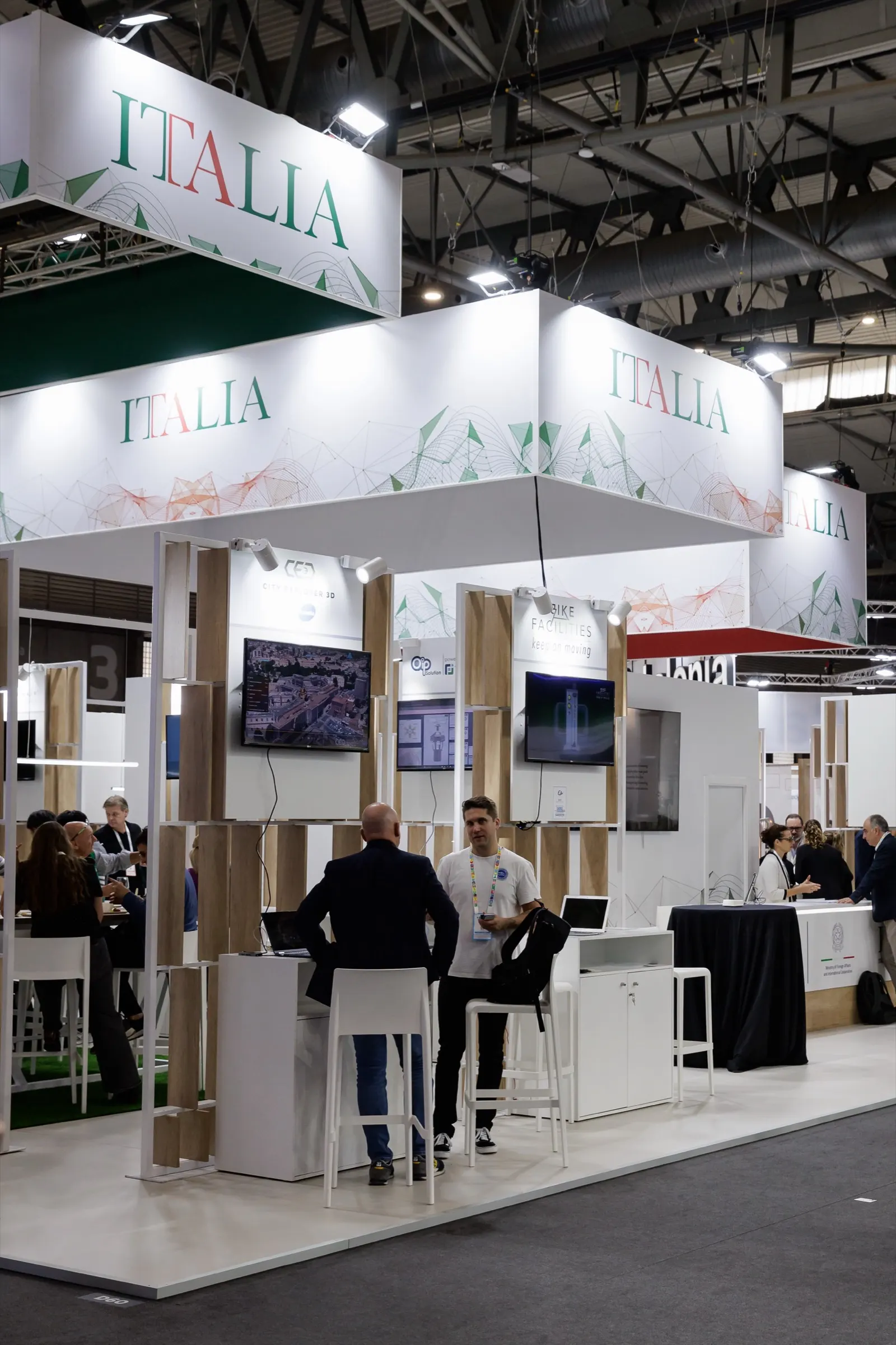 Italian Trade Agency — Pabellón de Italia en Smart City Expo World Congress, Fira Gran Via, Barcelona. Fotografía de Noomadik.