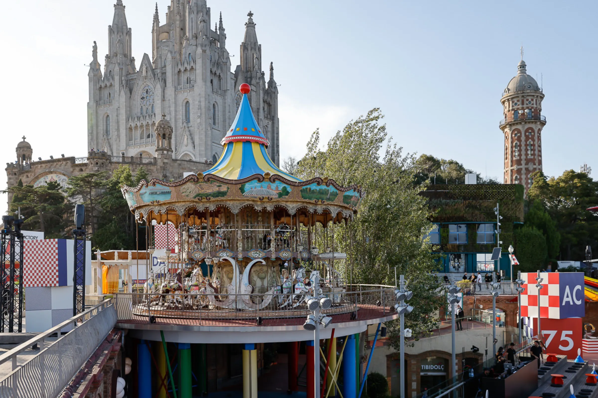 Louis Vuitton — Fiesta de la America's Cup en el Tibidabo, Tibidabo, Barcelona. Fotografía de Noomadik.