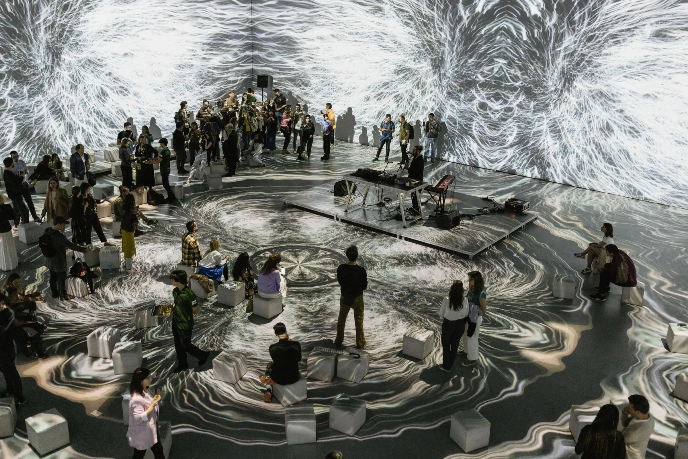 IDEAL Centre d'Arts Digitals — New East Festival en Barcelona, IDEAL, Barcelona. Fotografía de Noomadik.