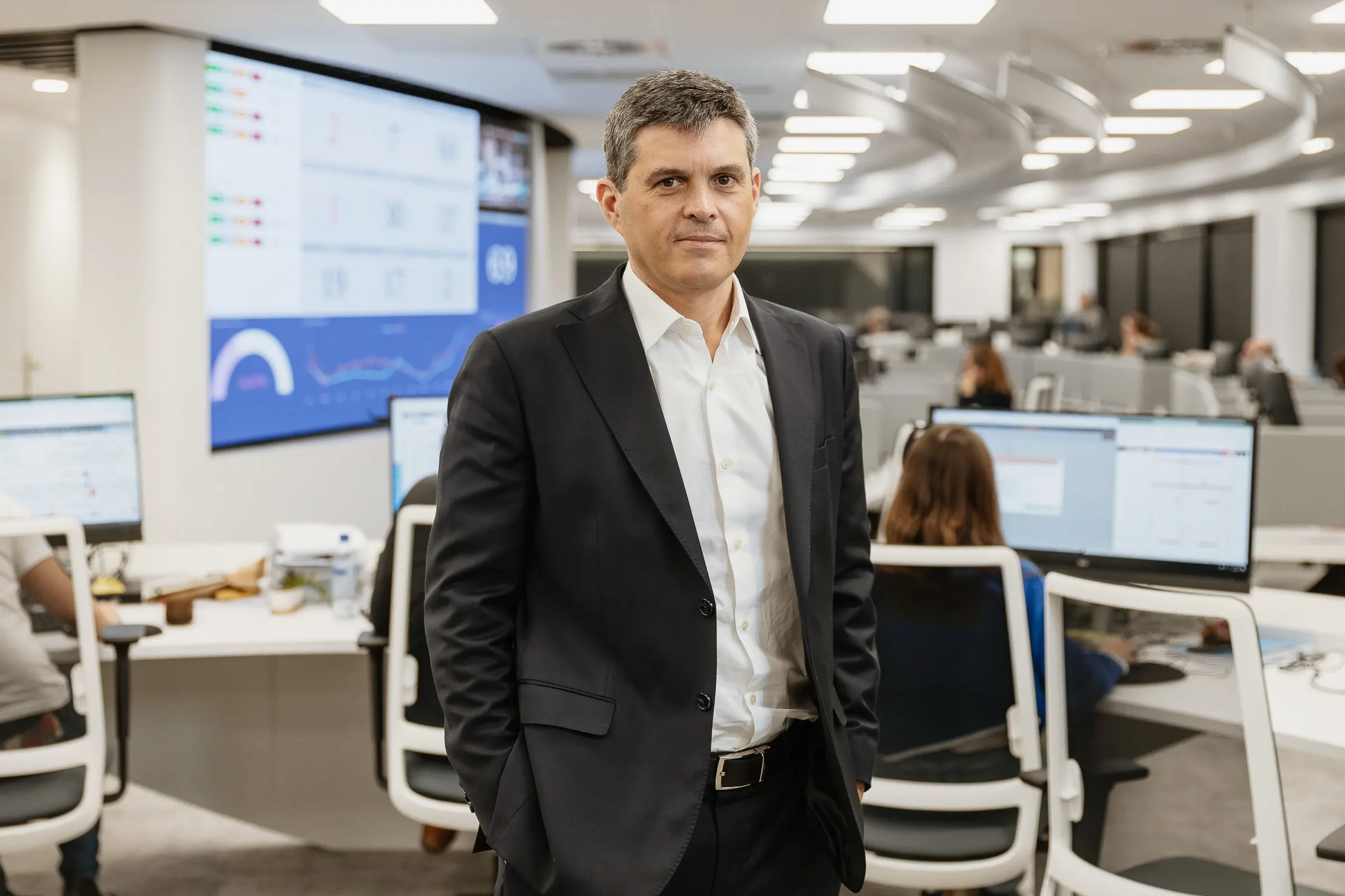 Retrato corporativo en la oficina, Barcelona. Fotografía de Noomadik.