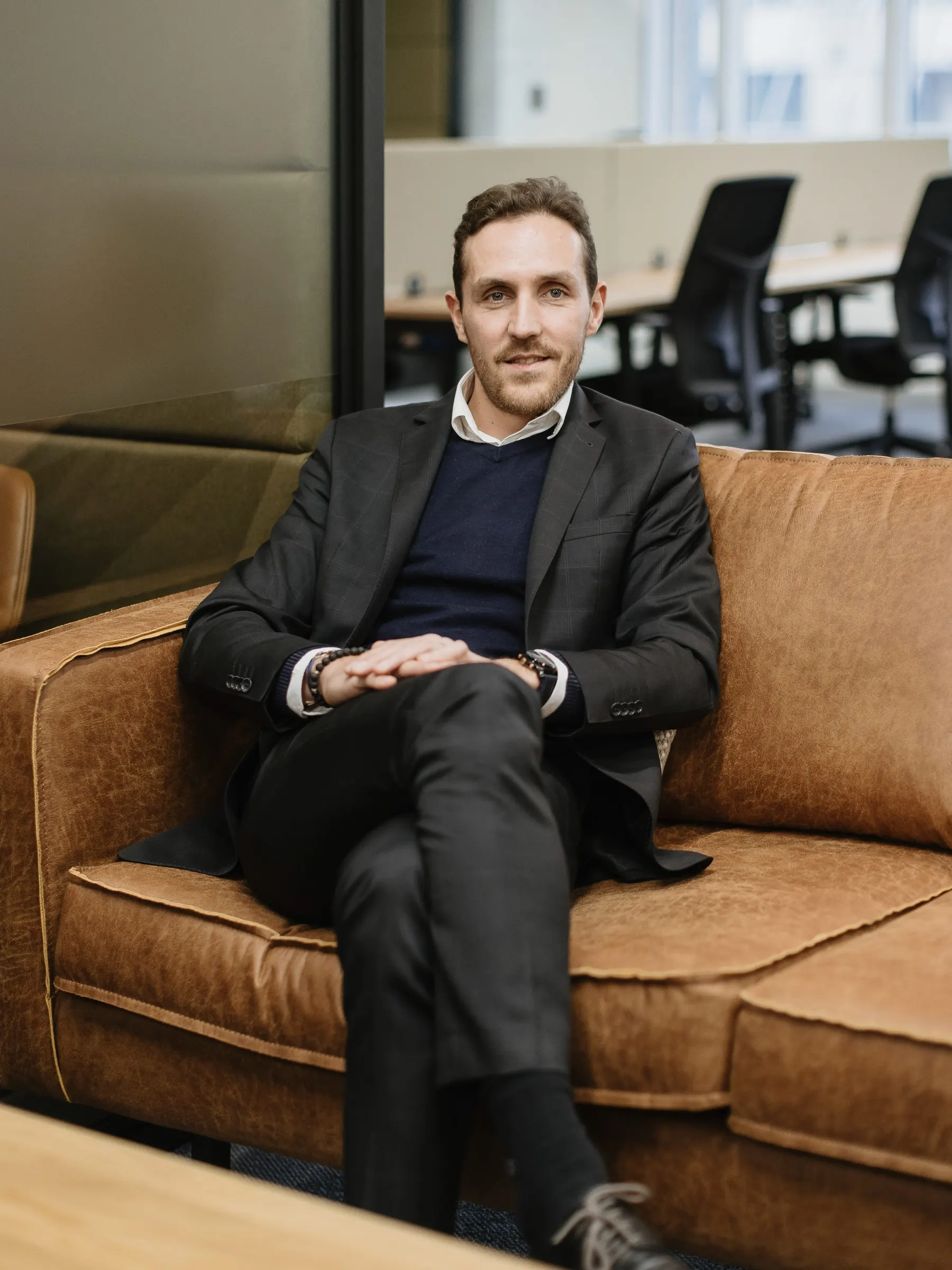 Retrato corporativo en la oficina, Barcelona. Fotografía de Noomadik.