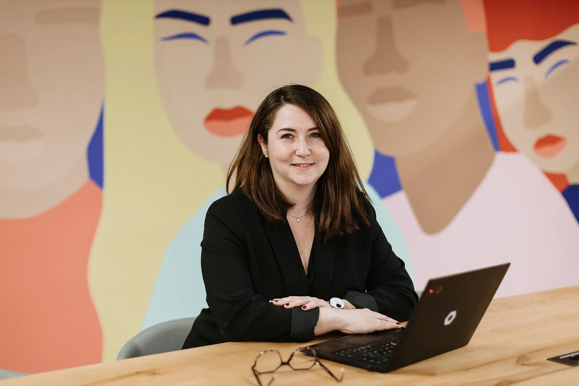 Corporate portrait at the office, Barcelona. Photo by Noomadik.